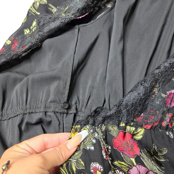 Alice & Olivia Adele Wrap Floral Lace Midi Dress - Picture 5 of 9